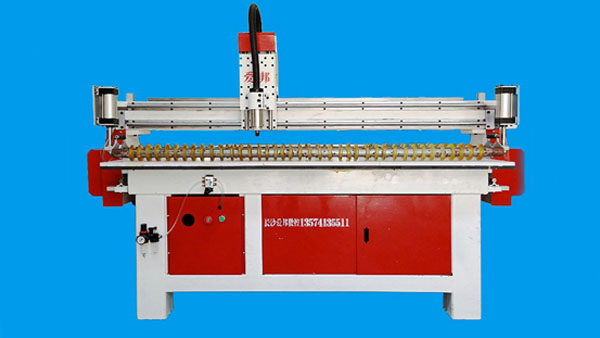 旋轉刀腳墊裁床