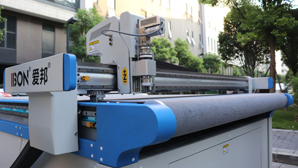 不知道一臺(tái)皮套裁剪設(shè)備多少錢？那就來(lái)看看這份報(bào)價(jià)單吧