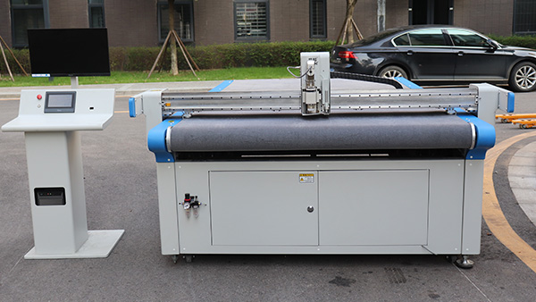 箱包自動送料切割機